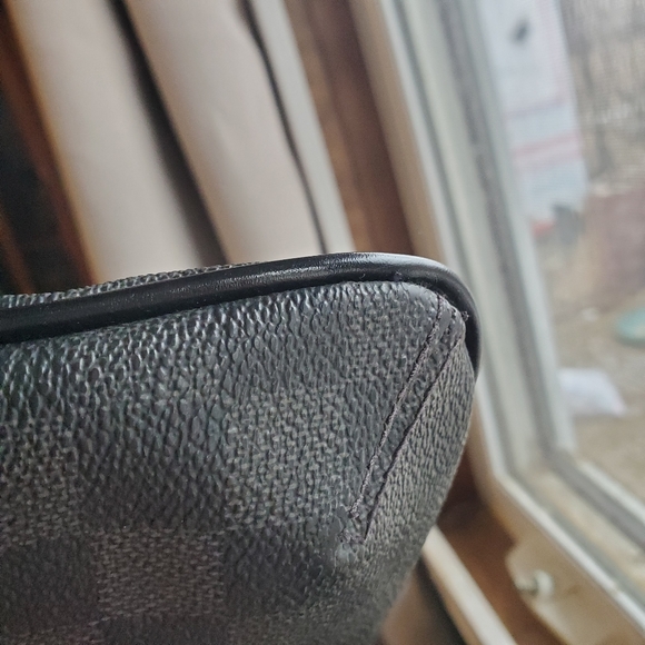 Damier Graphite Thomas Men's Bag - Picture 2 of 16